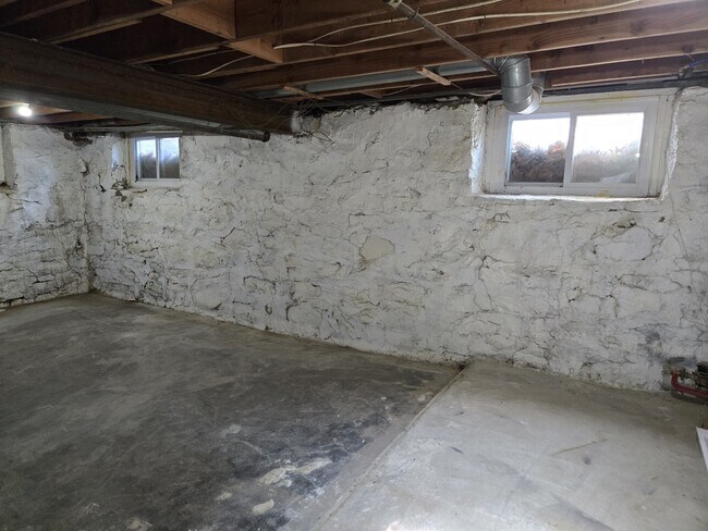 Building Photo - 5622 Wayne Ave