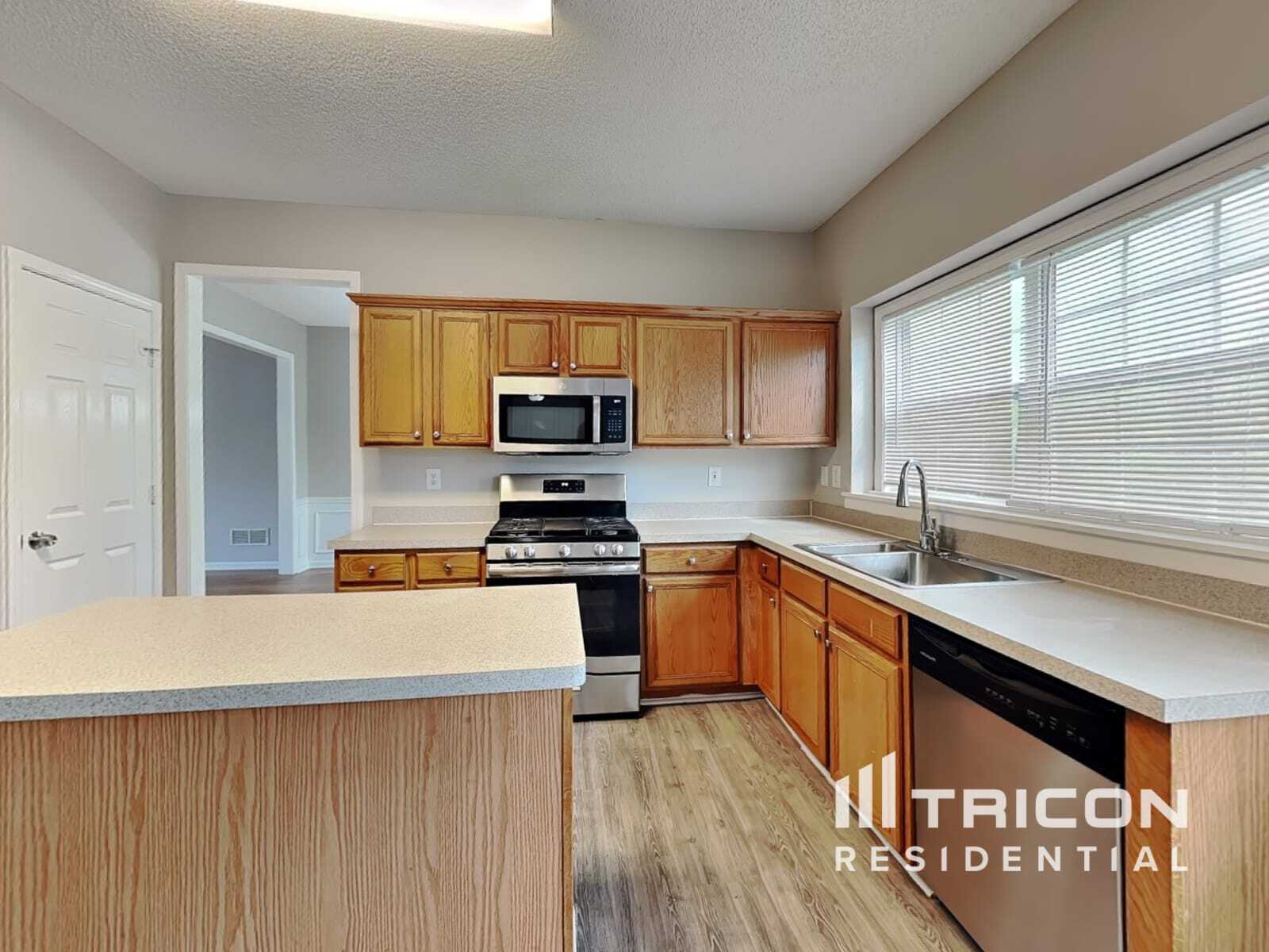 Building Photo - 2335 Black Rock Dr