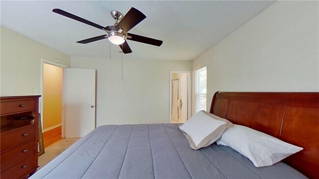 Building Photo - 12613 Crystal Creek Dr