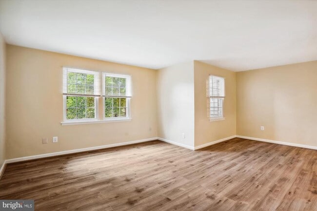 Building Photo - 2970 Schubert Dr