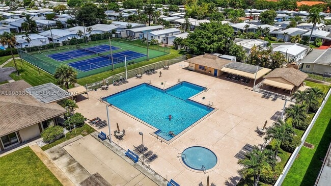 Building Photo - 2430 SW 53rd St