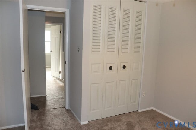Building Photo - 8102 Clovertree Ct