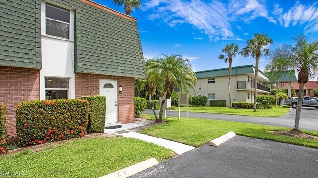 Building Photo - 600 Valley Stream Dr