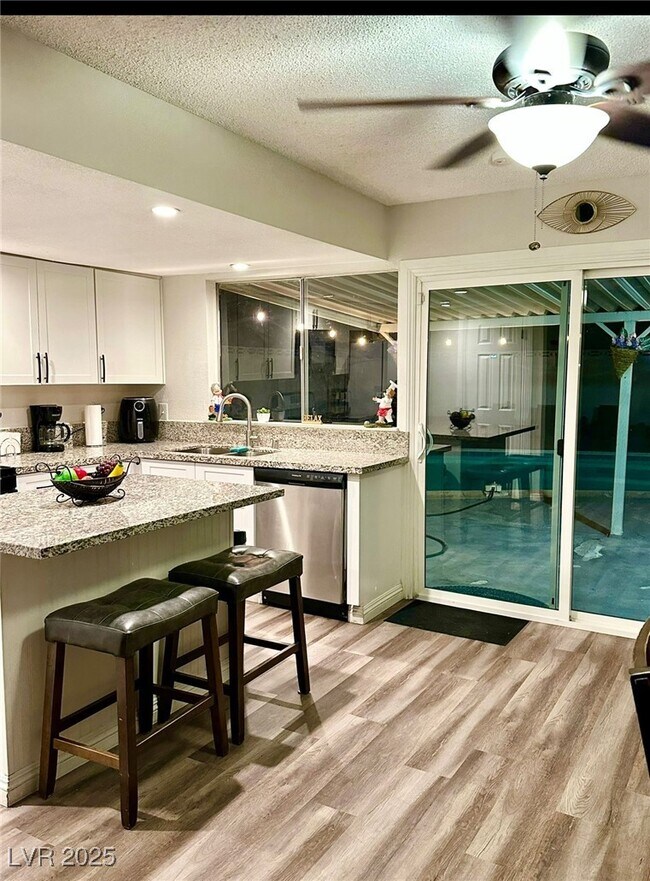 Building Photo - 3835 Chutney St