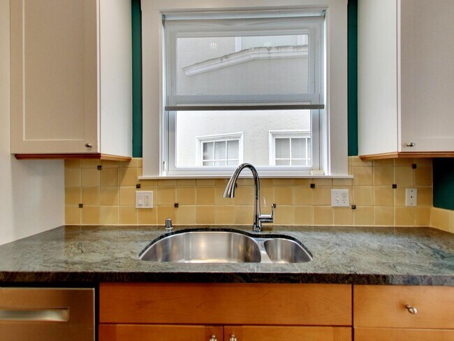 Building Photo - Stunning 4BR/3BA Home with Office, Laundry...