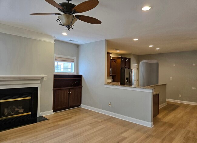 Building Photo - 8014 Ladys Secret Dr