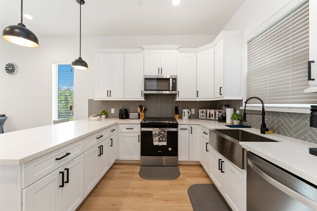 Building Photo - 2341 Eagle St