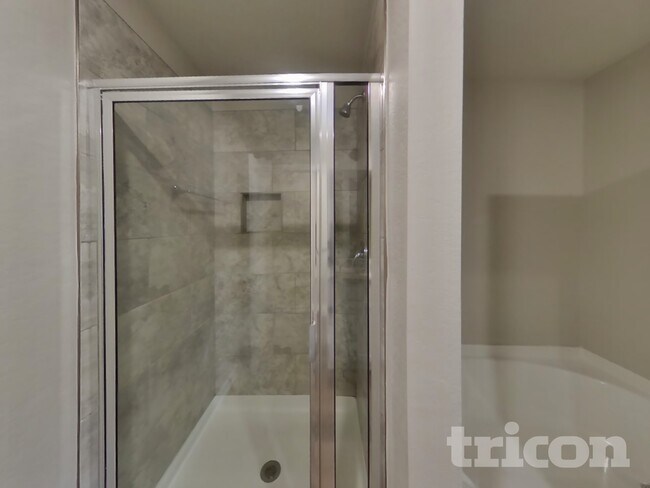 Building Photo - 1300 Deutz Dr