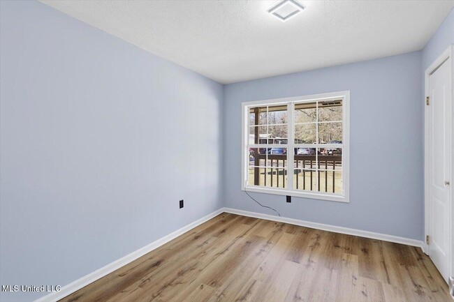 Building Photo - 936 Jenkins St