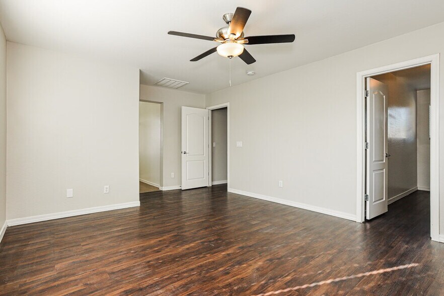 Building Photo - 10433 W Hammond Ln