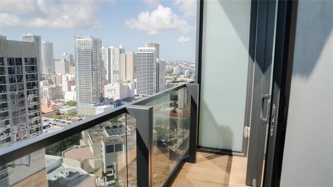 Building Photo - 398 NE 5th St