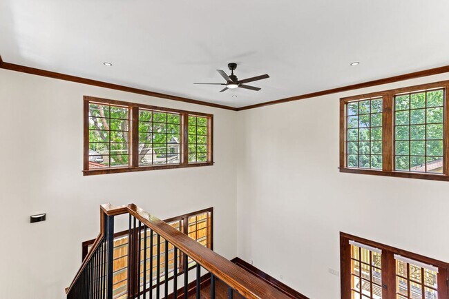 Building Photo - Beautiful 2 Bedroom 2 Bathroom Near Down Town Loveland