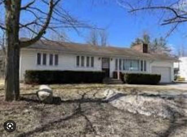 Building Photo - Upgraded 3 Bedroom Home with Garage and Ba...