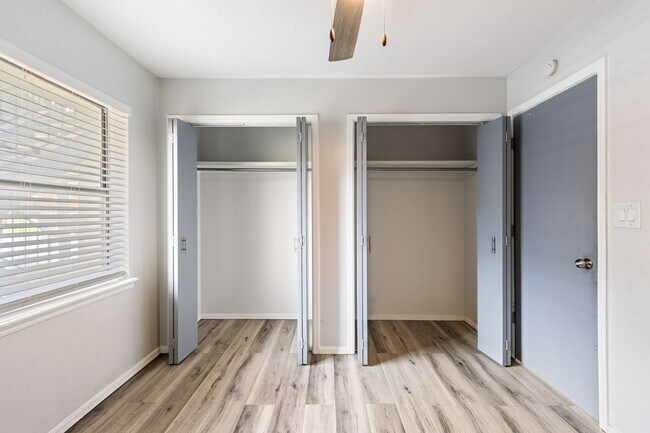 Building Photo - Renovated 1bed/1bath Apartment Home