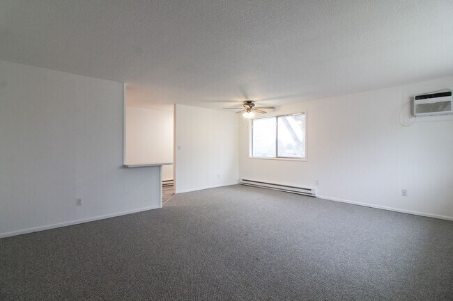 Building Photo - 1618 W 7th Pl