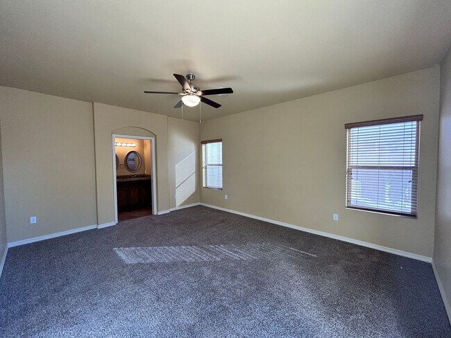 Building Photo - Beautiful Southwestern-Style Home in El Rancho Encantado