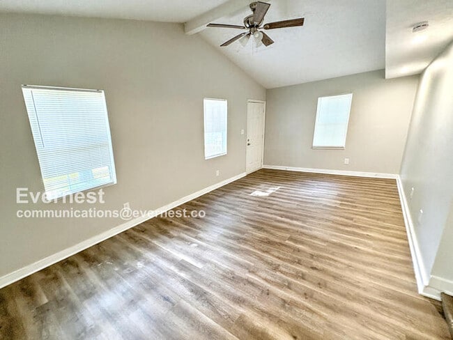 Building Photo - 8598 Stonewall Jackson Dr