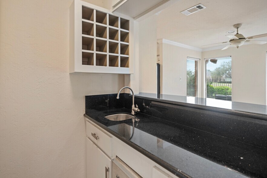 Building Photo - 534 Fox Briar Ln