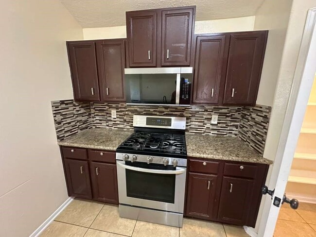 Building Photo - 5718 Straight Way