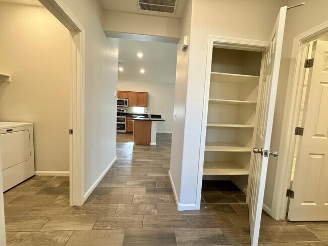 Building Photo - 2308 E Dust Devil Dr