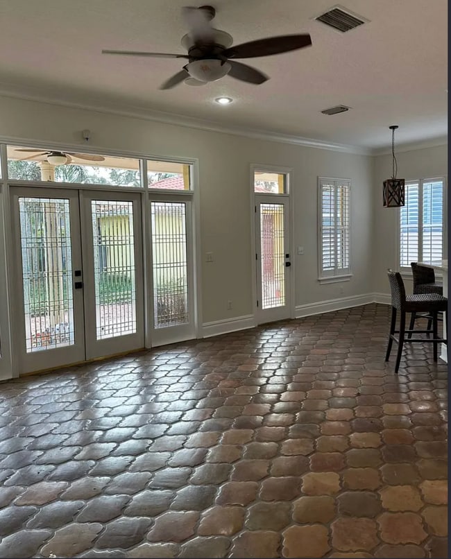 Building Photo - 3006 W Heiter St