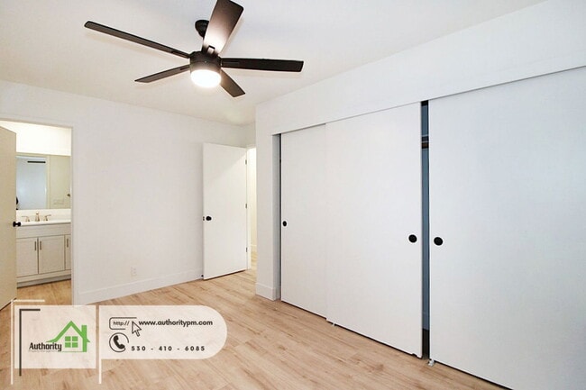 Building Photo - 30522 Sleepy Hollow Dr