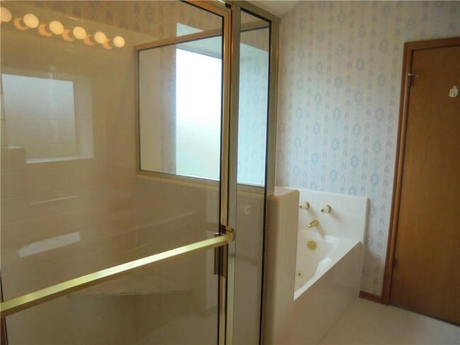 Building Photo - 1206 Windsor Pl