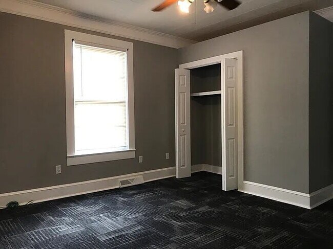 Building Photo - 18 Courtney St