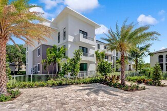 Building Photo - Boca Villas