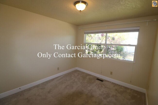 Building Photo - 20540 NW Highland Ct