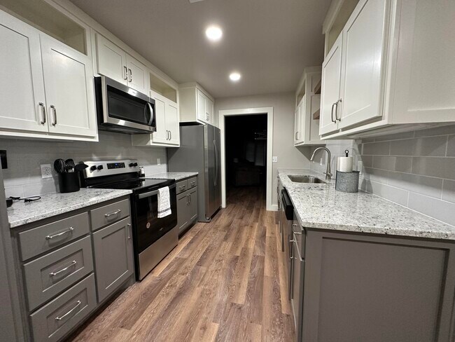 Building Photo - 9712 Memphis Ave