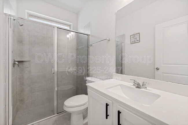 Building Photo - 16712 Hidden Cove Dr