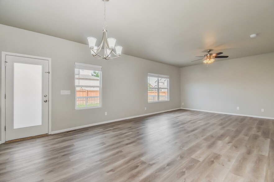 Building Photo - 6350 Tranters Creek Way