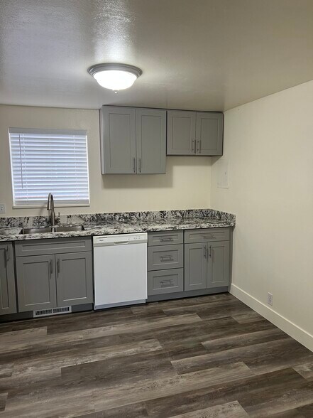 Building Photo - 1934 W 4700 S