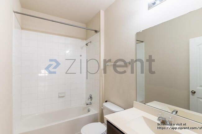 Building Photo - 1700 Atlantica St