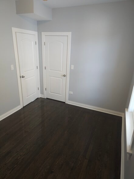Building Photo - 7627 S King Dr