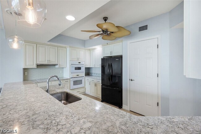 Building Photo - 12601 Mastique Beach Blvd
