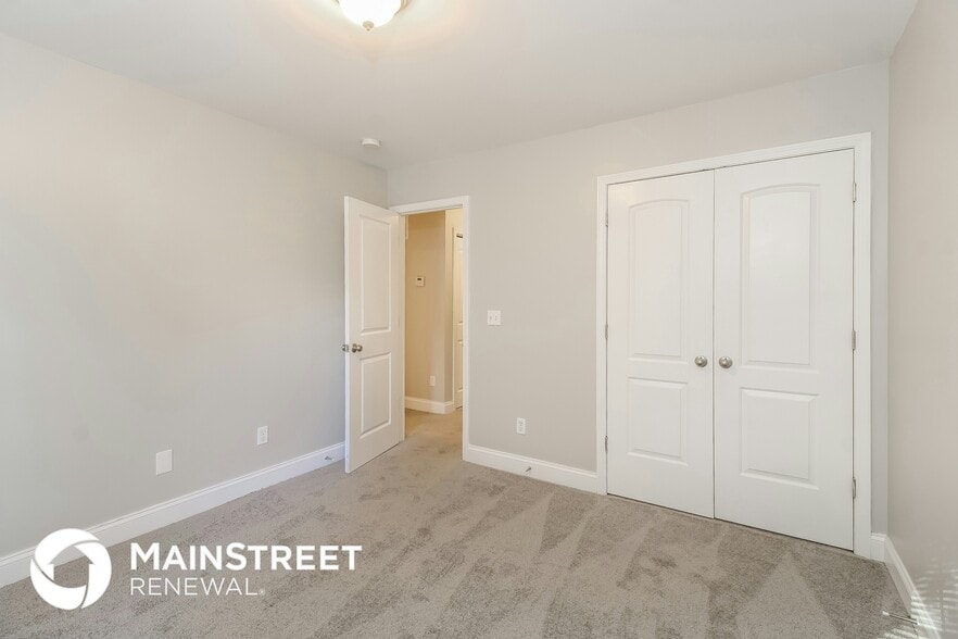 Building Photo - 2831 Camborne St