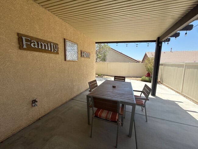 Building Photo - 3bd/bath Single Family Home!