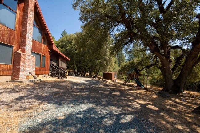 Building Photo - Charming Lindal Cedar Home on 10 Acres