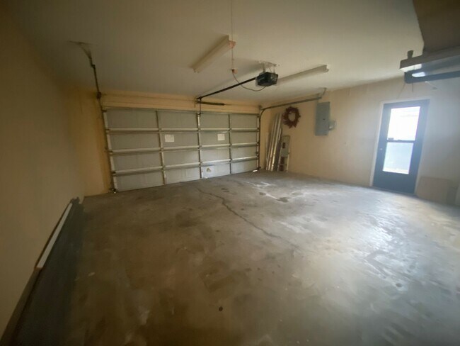 Building Photo - 21180 Burkhart Dr