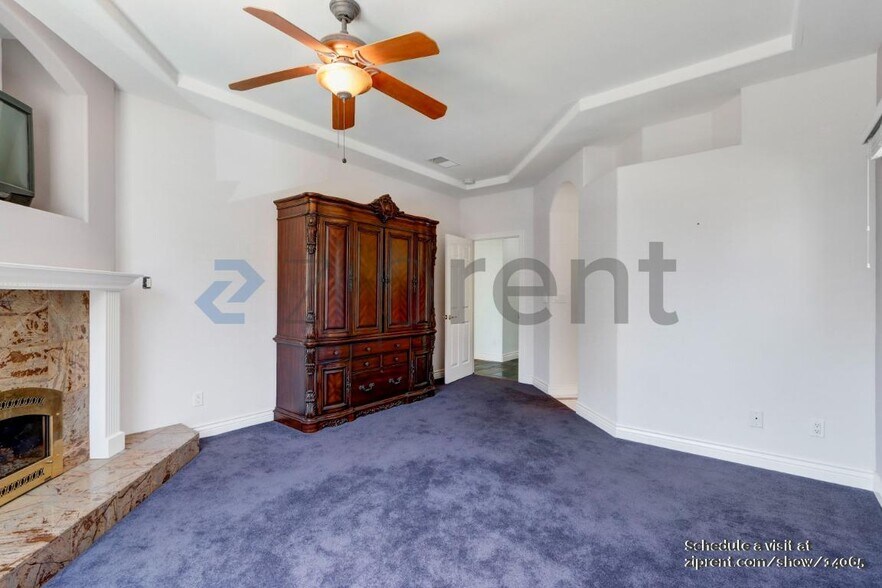 Building Photo - Unit