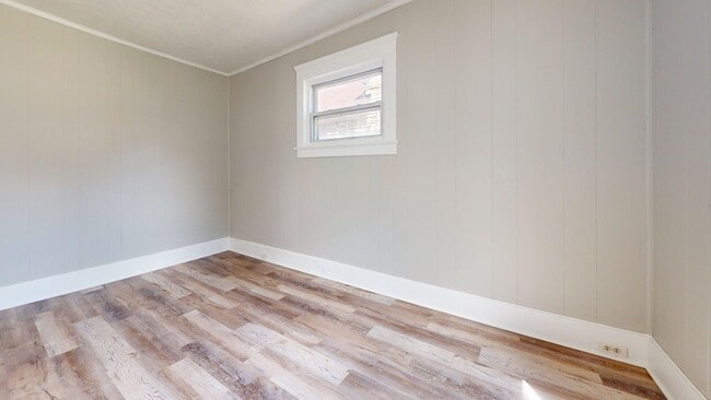 Building Photo - Clark / Fulton Area - 3 Bedrooms - 1 Bath - Single Family Home