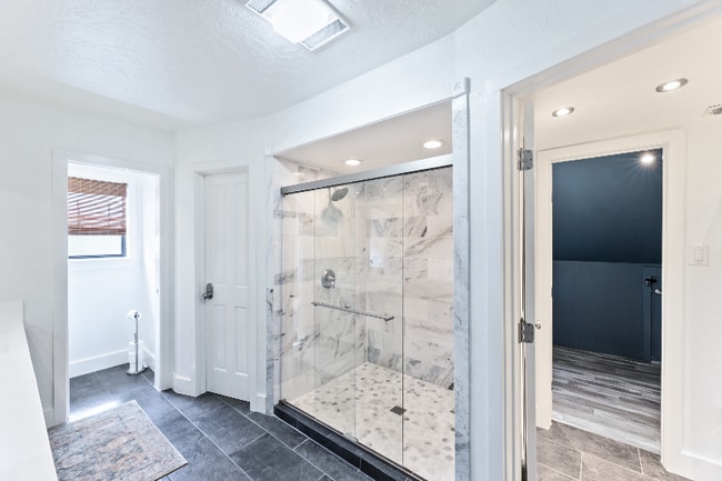 Building Photo - 303 Watts Ln