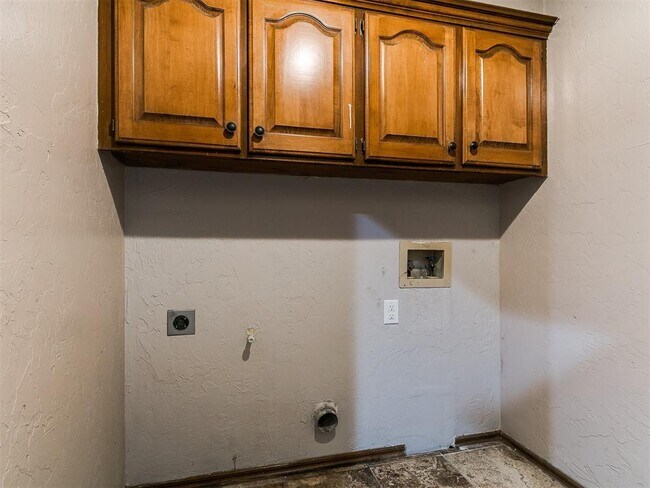 Building Photo - 1117 NW 198th St