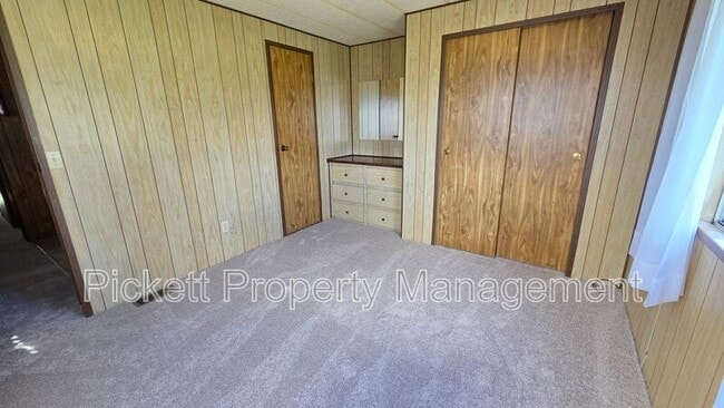 Building Photo - 2397 Alaska Ave E