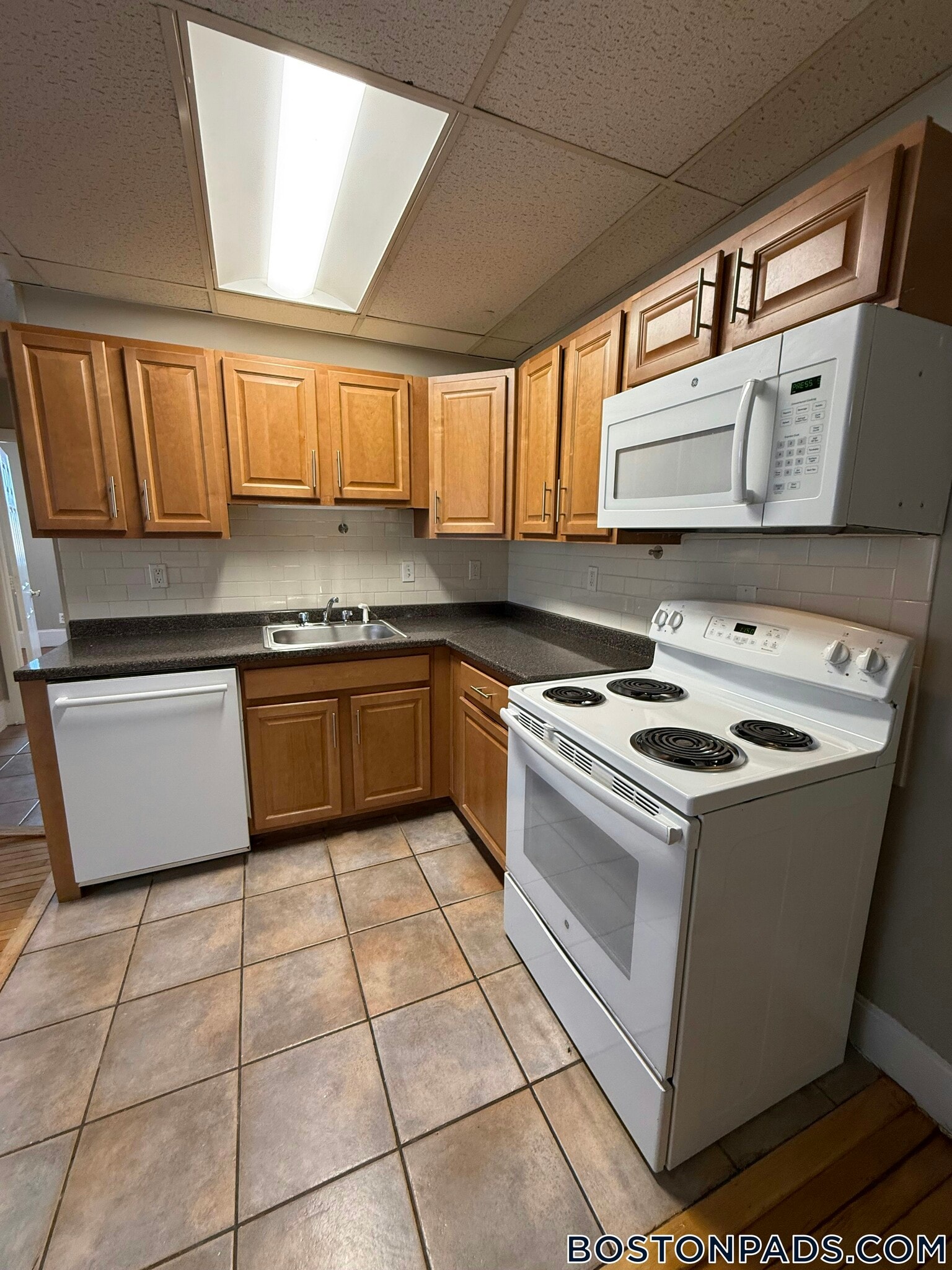 Building Photo - 437 Cambridge St