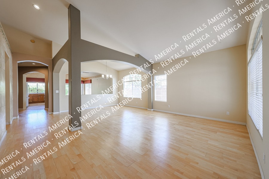 Building Photo - 15237 S 47th Way