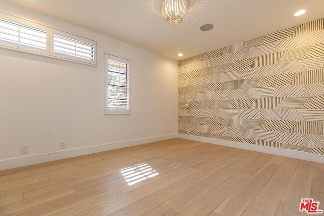 Building Photo - 9823 Cardigan Pl