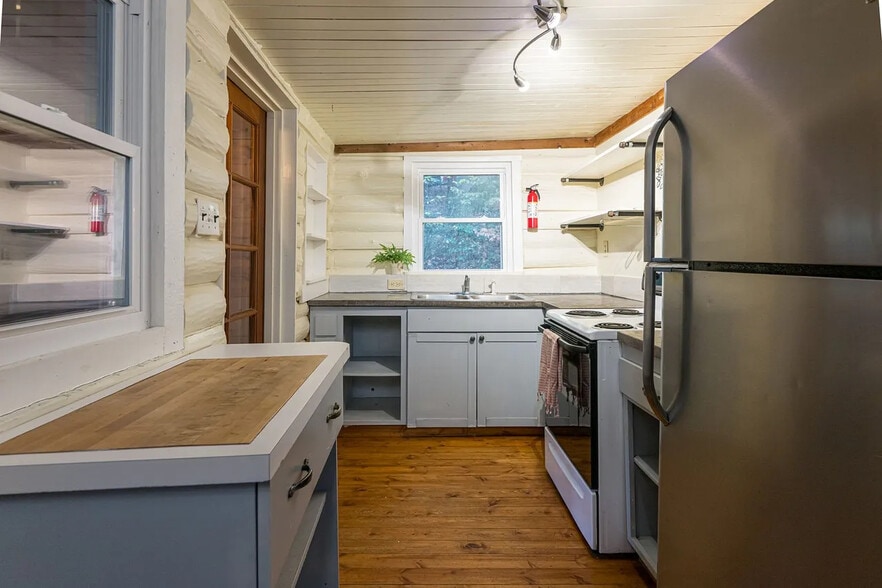 Building Photo - 49 Mayapple Ln